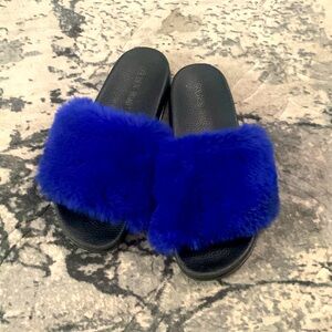 Navy Blue furry slides Womens size 8 (cut small)